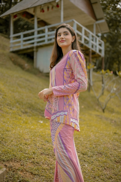 Ayana Kurung Batik in Soft Pink (TOP)